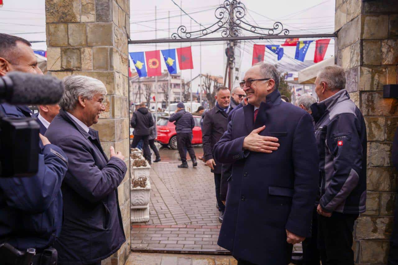 Gradonačelnik Shaqir Totaj posetio je ogranak Organizacije ratnih veterana OVK u Prizrenu