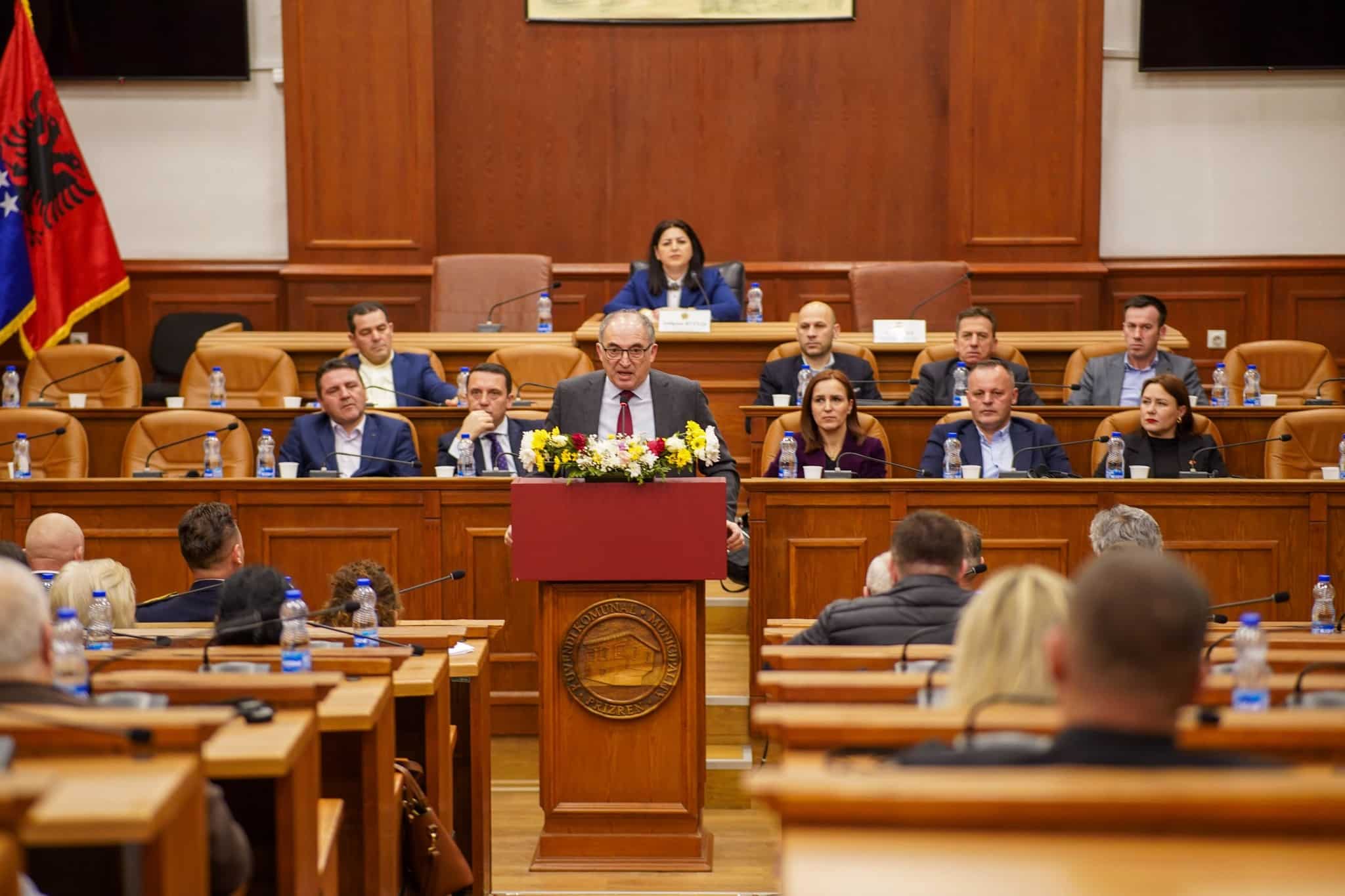 Skupština opštine Prizren održala je svečanu sednicu povodom 17. godišnjice nezavisnosti Kosova.