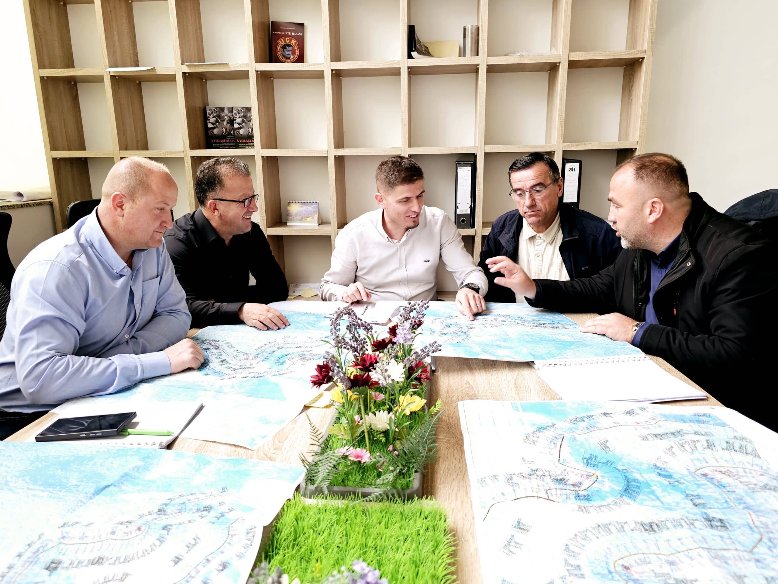 U mbajt takim publik për Renovimin dhe punimin e sipërfaqeve rekreative të shtegut në Marash-Kala