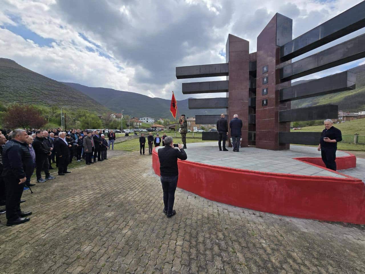 Përkujtohet Masakra në Lugishtë të Hasit