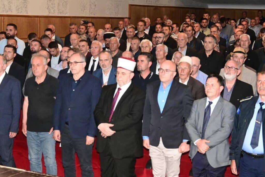 Kryetari Totaj mori pjesë në promovimin e dokumentarit dhe librit ...