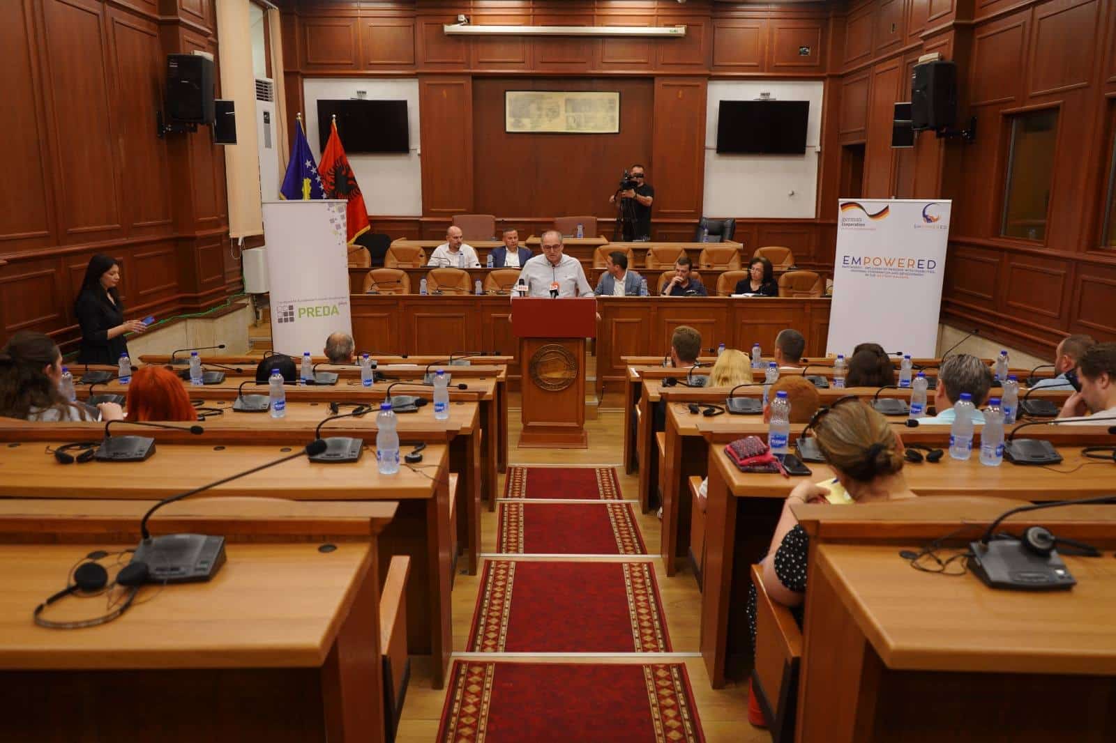 U mbajt konsultim publik në kuadër të projektit EMPOWERED – Përfshirja e Personave me Aftësi të Kufizuara