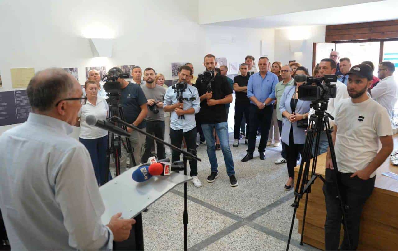 Kryetari Totaj mori pjesë në ceremoninë e hapjes së Javës përkujtimore në nder të Nënës Terezë