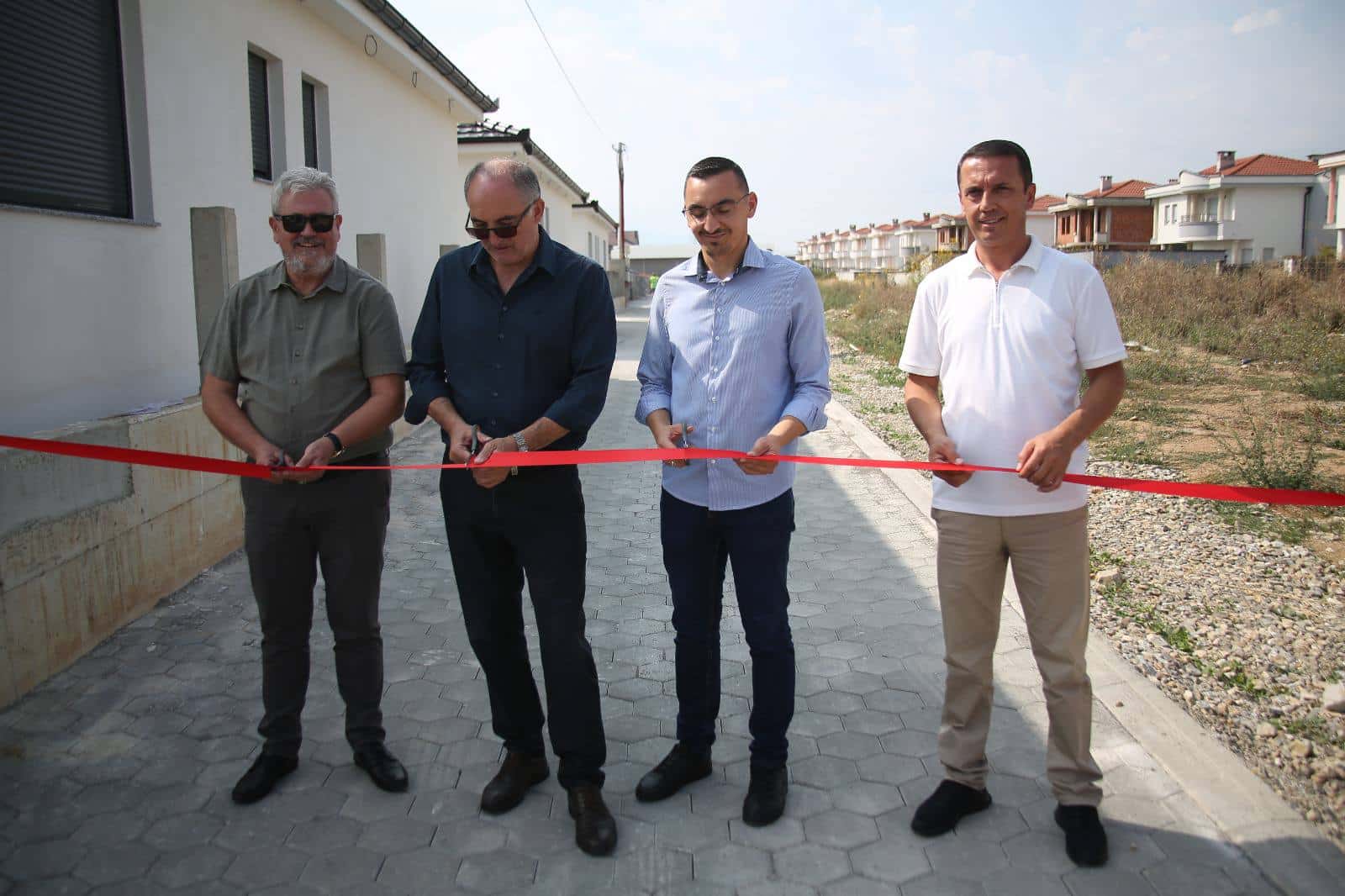 Në lagjen Arbana, tek Transiti i Vjetër nisin punimet për rregullimin e 40 akseve rrugore