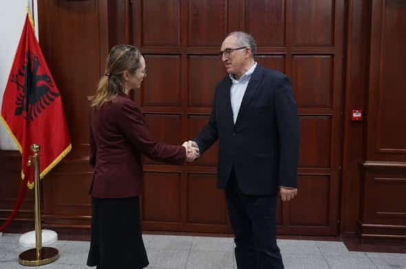 Kryetari Totaj priti në takim Ambasadoren e Kanadasë për Kosovë dhe Kroaci, Sh.T. Jessica Blitt, disktojnë për thellimin e bashkëpunimit në të ardhmen
